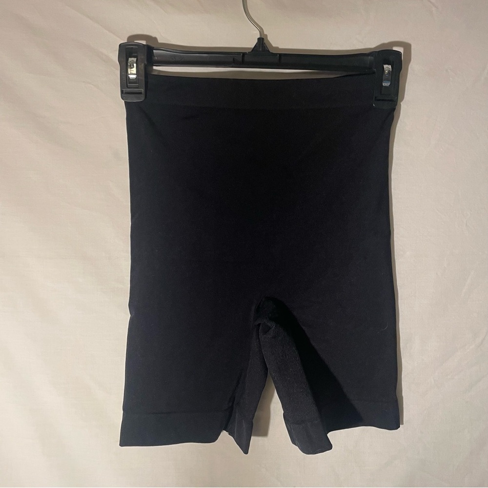 Jockey women’s shapewear Classic Black compression biker Short style size large